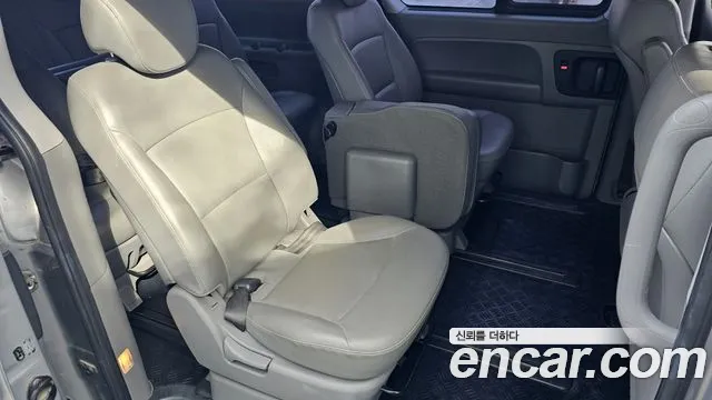 2017 Hyundai Grand Starex 12-Seater Wagon Sold VIN KMJWA37KBHU888596 – front exterior