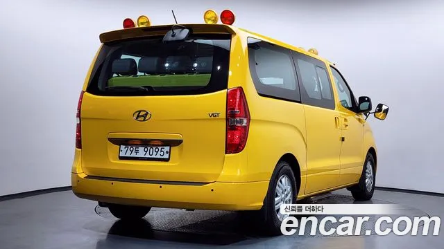 2017 Hyundai Grand Starex Guard car of children – VIN KMJWA37KBHU889963 2017 Hyundai Grand Starex Guard car of children VIN KMJWA37KBHU889963