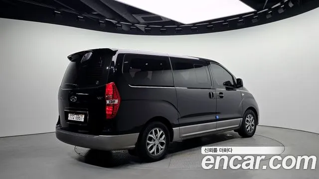 2017 Hyundai Grand Starex 11-Seater Wagon VIN KMJWA37KBHU890084