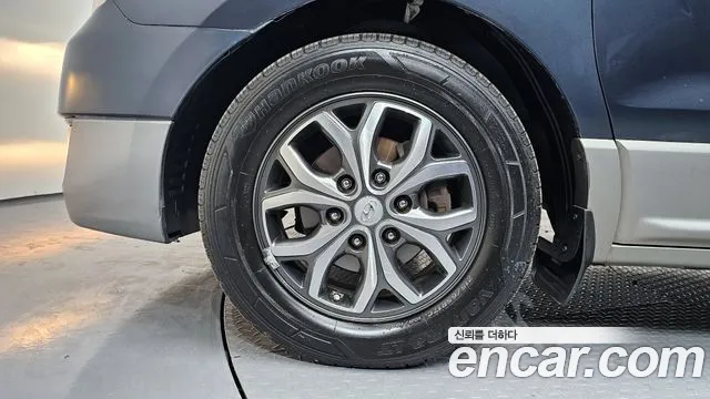 2018 Hyundai Grand Starex 11-Seater Wagon Sold VIN KMJWA37KBJU938675 – exterior detail 2018 Hyundai Grand Starex 11-Seater Wagon Sold VIN KMJWA37KBJU938675 – exterior detail