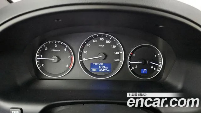 2018 Hyundai Grand Starex 12-Seater Wagon Sold VIN KMJWA37KBJU952297 – front exterior