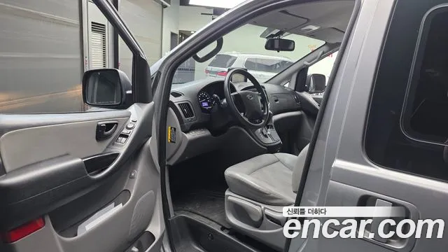 2018 Hyundai The New Grand Starex Wagon 12-Seater Sold VIN KMJWA37KBJU983225 – side profile