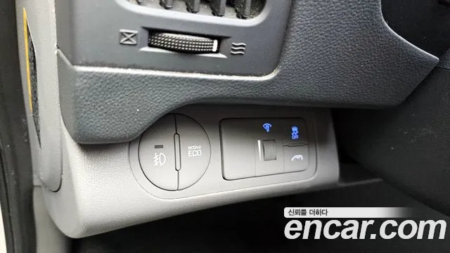 2018 Hyundai The New Grand Starex Wagon 12-Seater Sold VIN KMJWA37KBJU985998 – interior seats