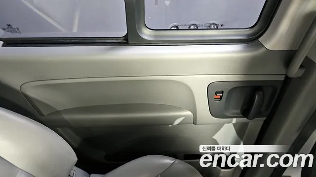 2018 Hyundai The New Grand Starex Wagon 12-Seater Sold VIN KMJWA37KBJU985998 – trunk area