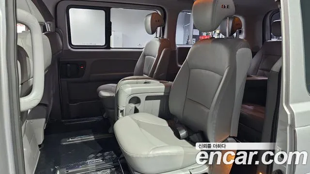 2019 Hyundai The New Grand Starex Wagon 11-Seater Sold VIN KMJWA37KBKU001403 – rear exterior
