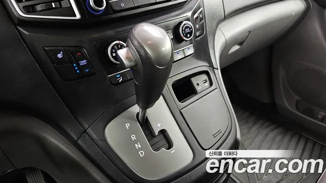2019 Hyundai The New Grand Starex Wagon 12-Seater Sold VIN KMJWA37KBKU016260 – interior seats