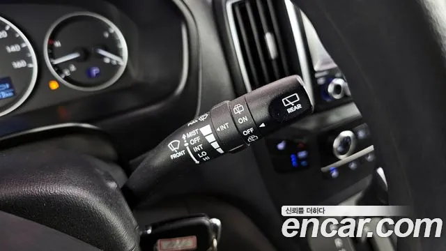 2019 Hyundai The New Grand Starex Wagon 12-Seater Sold VIN KMJWA37KBKU016260 – photo 14