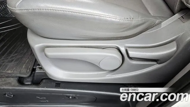 2019 Hyundai The New Grand Starex Wagon 12-Seater Sold VIN KMJWA37KBKU016260 – photo 20