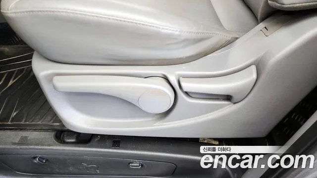 2019 Hyundai The New Grand Starex Wagon 12-Seater Sold VIN KMJWA37KBKU026633 – rear exterior 2019 Hyundai The New Grand Starex Wagon 12-Seater Sold VIN KMJWA37KBKU026633 – rear exterior