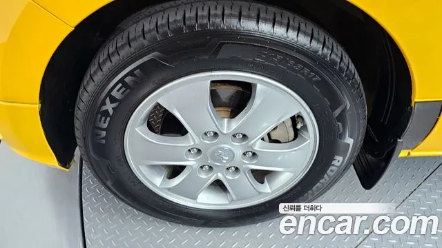 2019 Hyundai The New Grand Starex School Bus VIN KMJWA37KBKU044581
