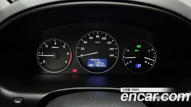 2019 Hyundai The New Grand Starex Wagon 11-Seater Sold VIN KMJWA37KBKU046664 – interior seats