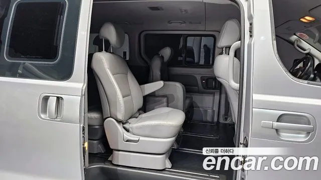 2019 Hyundai The New Grand Starex Wagon 11-Seater Sold VIN KMJWA37KBKU046664 – photo 13