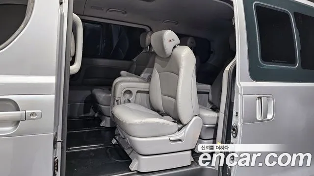 2019 Hyundai The New Grand Starex Wagon 11-Seater Sold VIN KMJWA37KBKU046664 – photo 24