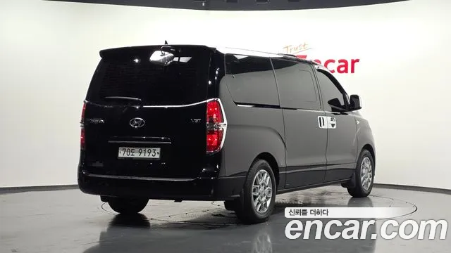 2019 Hyundai The New Grand Starex Wagon 12-Seater Sold VIN KMJWA37KBKU055895 – interior seats