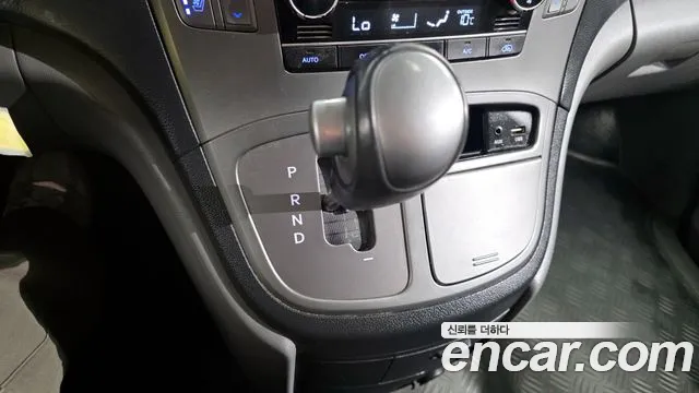 2019 Hyundai The New Grand Starex Wagon 12-Seater Sold VIN KMJWA37KBKU079137 – photo 14