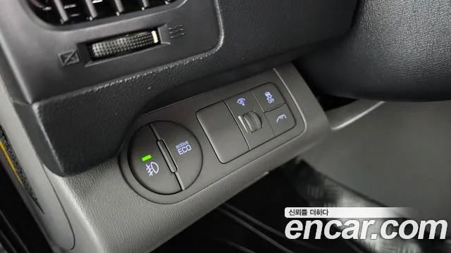 2019 Hyundai The New Grand Starex Wagon 12-Seater Sold VIN KMJWA37KBKU087851 – photo 18