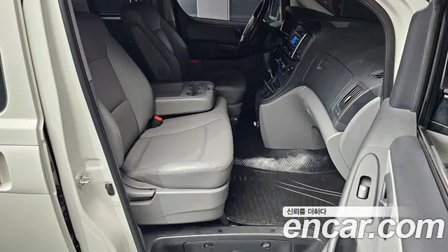 2020 Hyundai The New Grand Starex Wagon 12-Seater Sold VIN KMJWA37KBLU137394 – exterior detail