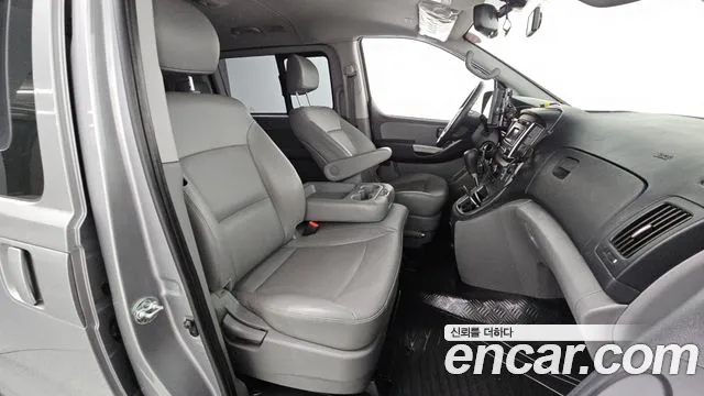 2021 Hyundai The New Grand Starex Wagon 12-Seater Sold VIN KMJWA37KBMU183088 – photo 21
