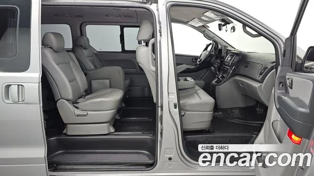 2021 Hyundai The New Grand Starex Wagon 12-Seater Sold VIN KMJWA37KBMU183088 – photo 30