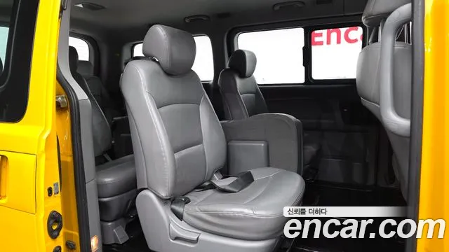 2017 Hyundai Grand Starex 4WD Guard car of chidren Sold VIN KMJWA37KDHU895688 – exterior detail