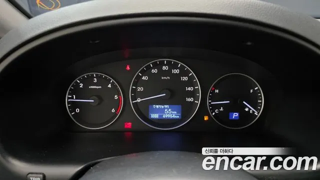 2021 Hyundai The New Grand Starex 4wd Wagon 12-Seater Sold VIN KMJWA37KDMU162693 – front exterior