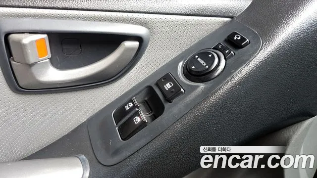 2019 Hyundai The New Grand Starex School Bus LPi Sold VIN KMJWA37TBKU067131 – trunk area 2019 Hyundai The New Grand Starex School Bus LPi Sold VIN KMJWA37TBKU067131 – trunk area