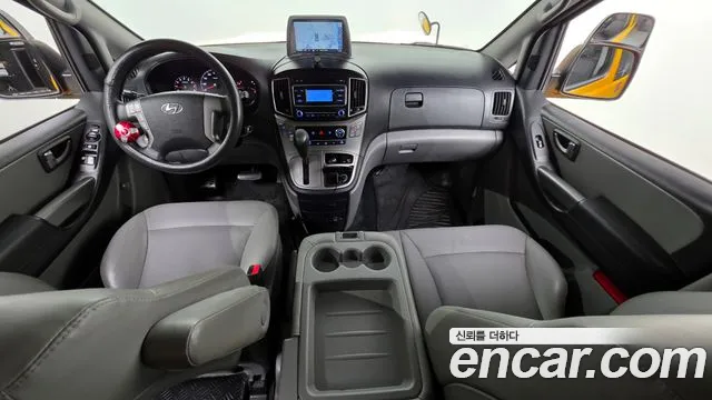 2019 Hyundai The New Grand Starex School Bus LPi Sold VIN KMJWA37TBKU999435 – exterior detail 2019 Hyundai The New Grand Starex School Bus LPi Sold VIN KMJWA37TBKU999435 – exterior detail