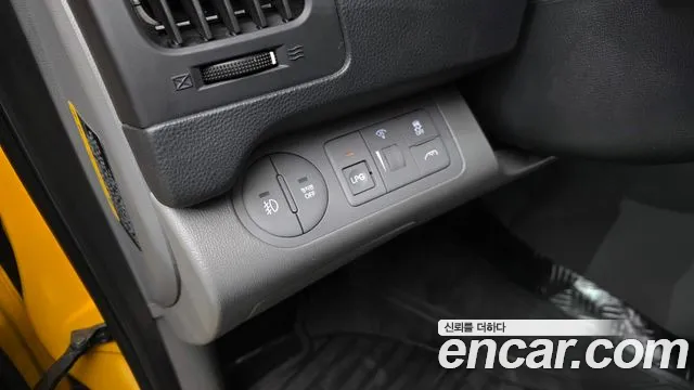 2020 Hyundai The New Grand Starex School Bus LPi Sold VIN KMJWA37TBLU145930 – exterior detail