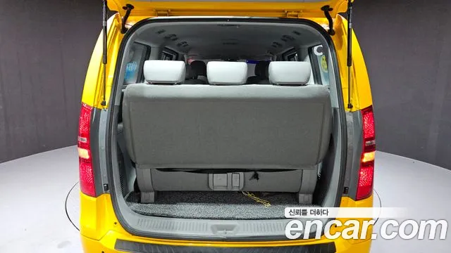2021 Hyundai The New Grand Starex School Bus LPi Sold VIN KMJWA37TBMU178559 – exterior detail