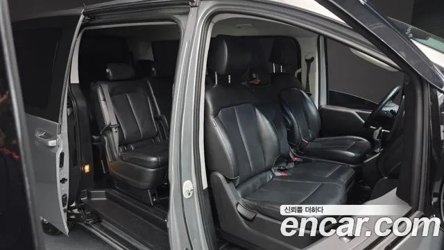 2022 Hyundai Staria Tourer 11-Seater Sold VIN KMJYB371BNU003755 – exterior detail