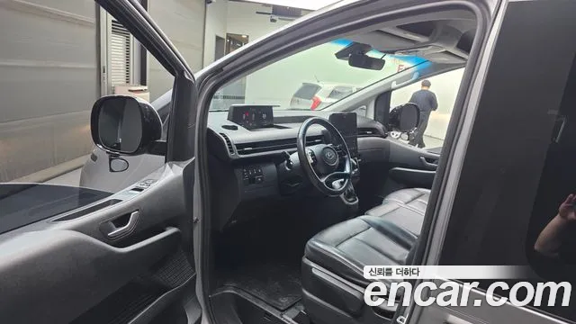 2022 Hyundai Staria Tourer 11-Seater Sold VIN KMJYB371BNU003755 – trunk area