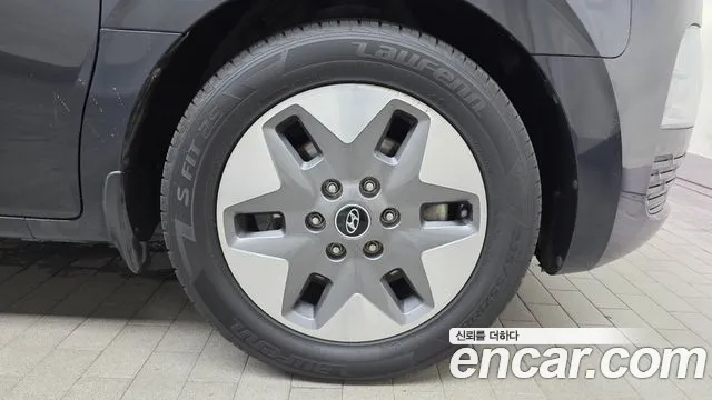 2022 Hyundai Staria Tourer 11-Seater Sold VIN KMJYB371BNU004642 – trunk area