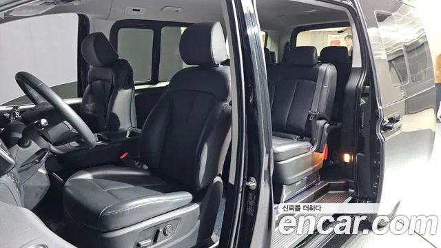 2023 Hyundai Staria Tourer 11-Seater Sold VIN KMJYB371BPU089829 – front exterior