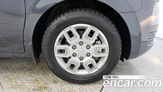2023 Hyundai Staria Tourer 11-Seater Sold VIN KMJYB371BPU104511 – trunk area