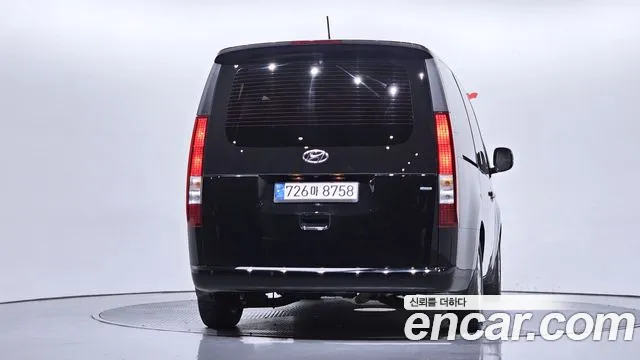 2023 Hyundai Staria 4wd Tourer 11-Seater Sold VIN KMJYB371DPU110822 – front exterior