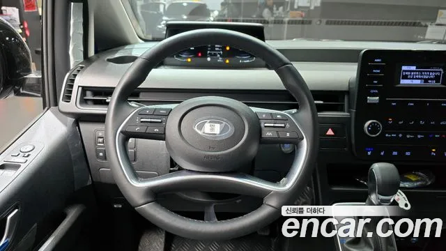 2025 Hyundai Staria 4wd Tourer 11-Seater Sold VIN KMJYB371DSU222803 – front exterior