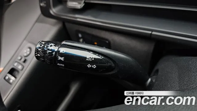2022 Hyundai Staria L3.5  Kinder Safety Car Sold VIN KMJYB373BNU056377 – interior seats