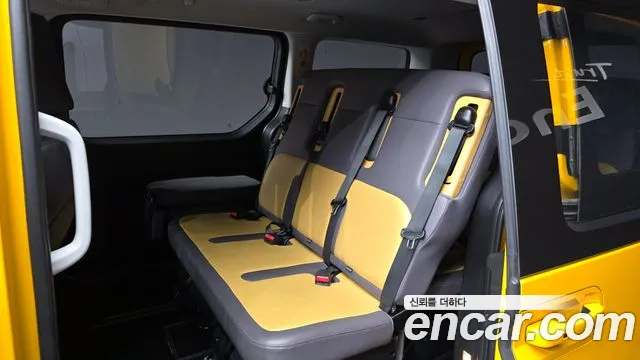 2023 Hyundai Staria L3.5  Kinder Safety Car Sold VIN KMJYB373BPU123874 – interior seats