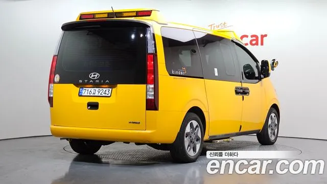 2025 Hyundai Staria Hev 1.6 Kinder Sold VIN KMJYB37ABSU003209 – front exterior