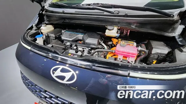 2025 Hyundai Staria Hev 1.6 Tourer 11-Seater Sold VIN KMJYB37ABSU003576 – front exterior