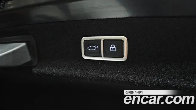 2023 Genesis G90 (RS4) Gasoline 3.5 Turbo 2WD Sold VIN KMTFA41DBPU028549 – trunk area 2023 Genesis G90 (RS4) Gasoline 3.5 Turbo 2WD Sold VIN KMTFA41DBPU028549 – trunk area
