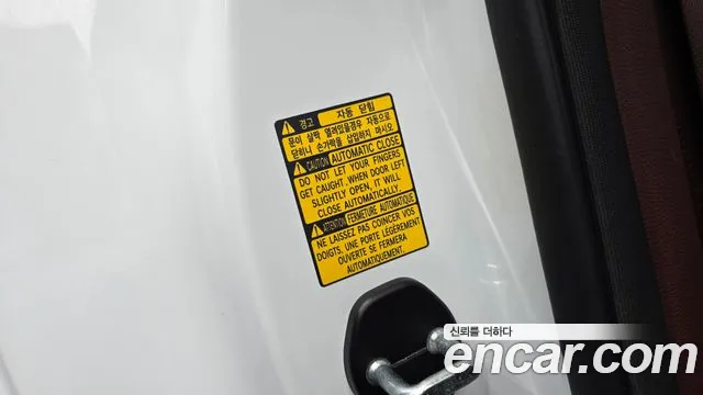 2022 Genesis G90 (RS4) Gasoline 3.5 Turbo AWD Sold VIN KMTFA41DDNU004252 – interior seats 2022 Genesis G90 (RS4) Gasoline 3.5 Turbo AWD Sold VIN KMTFA41DDNU004252 – interior seats