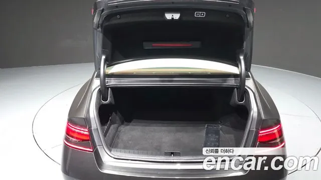 2022 Genesis G90 (RS4) Gasoline 3.5 Turbo AWD Sold VIN KMTFA41DDNU008438 – dashboard