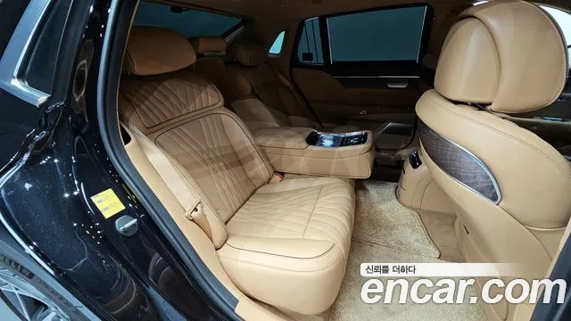 2022 Genesis G90 (RS4) Gasoline 3.5 Turbo AWD Sold VIN KMTFA41DDNU009597 – interior seats