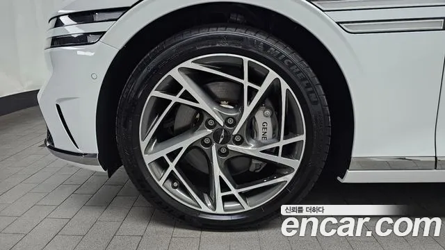 2022 Genesis G90 (RS4) Gasoline 3.5 Turbo AWD Sold VIN KMTFA41DDNU010330 – undercarriage