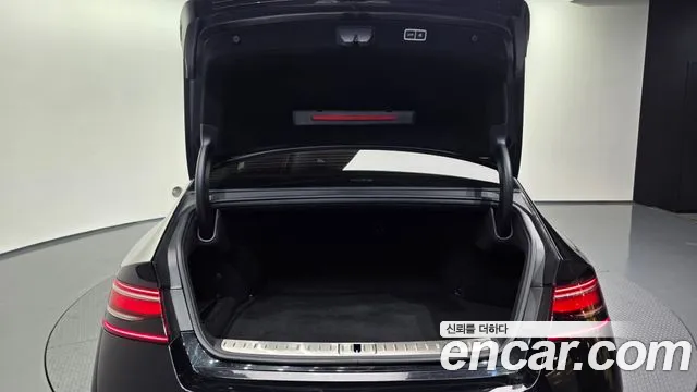 2023 Genesis G90 (RS4) Gasoline 3.5 Turbo AWD Sold VIN KMTFA41DDPU020563 – dashboard