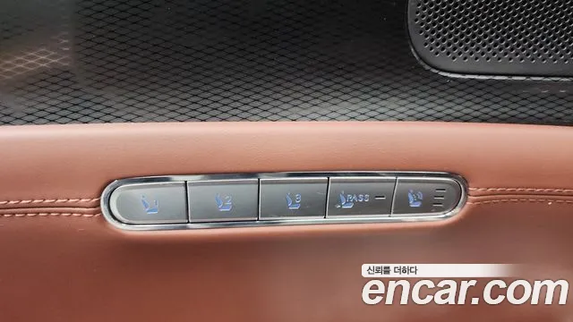 2023 Genesis G90 (RS4) Gasoline 3.5 Turbo AWD Sold VIN KMTFA41DDPU035377 – dashboard