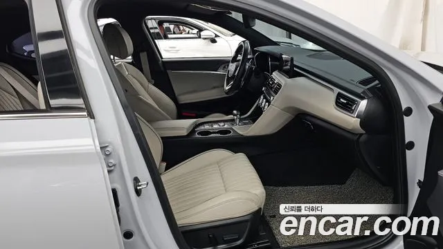 2021 Genesis The New G70 Gasoline 2.0T 2WD Sold VIN KMTG141ABMU077901 – photo 14 2021 Genesis The New G70 Gasoline 2.0T 2WD Sold VIN KMTG141ABMU077901 – photo 14