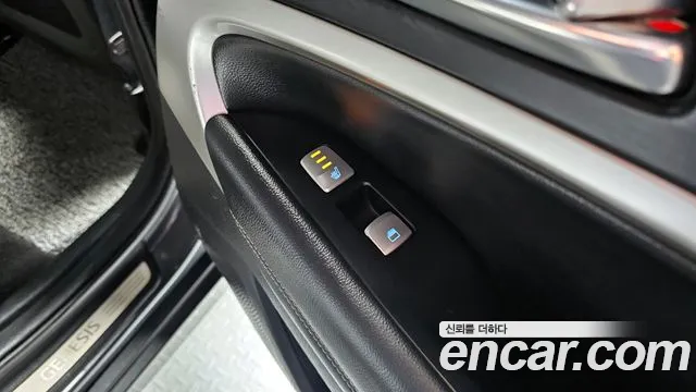 2019 Genesis G70 2.0T Sold VIN KMTG241ABKU027530 – interior seats 2019 Genesis G70 2.0T Sold VIN KMTG241ABKU027530 – interior seats