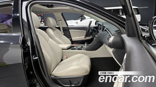 2019 Genesis G70 2.0T Sold VIN KMTG241ABKU045517 – photo 11 2019 Genesis G70 2.0T Sold VIN KMTG241ABKU045517 – photo 11